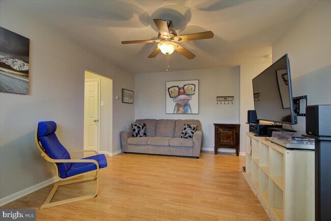 Foto del edificio - 335 E Lancaster Ave