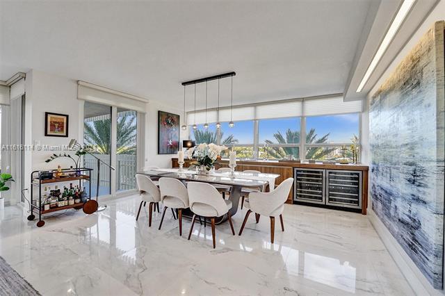 Foto principal - 2 Grove Isle Dr