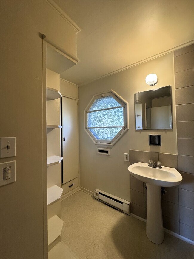Foto del edificio - (PEA 414) 10th & Lawrence ~ 1 Bed/1 Bath