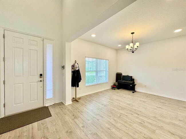 Building Photo - 5732 Newberry Pnes Ave