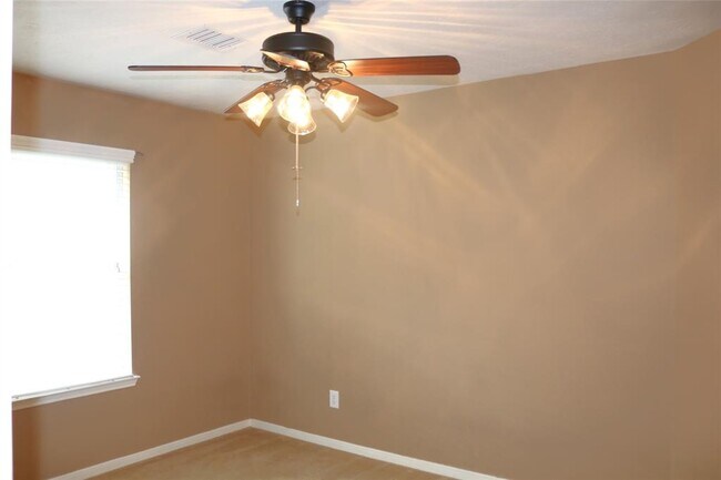 Building Photo - 15107 Summer Sunset Dr