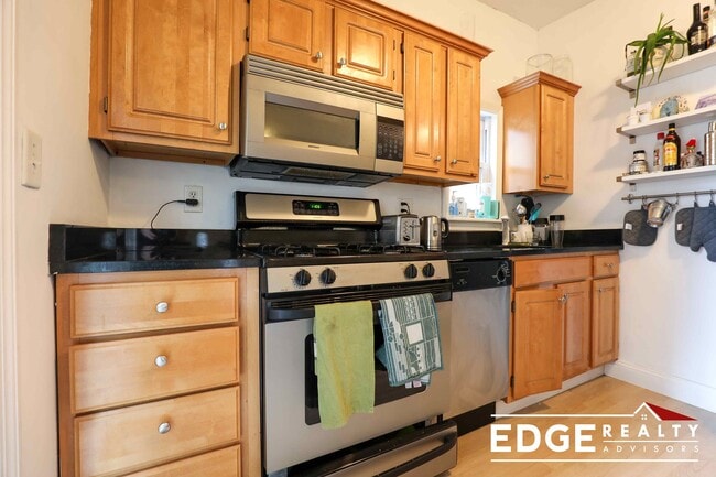 Building Photo - 119 Bolton St