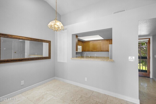 Foto del edificio - 11011 N 92nd St