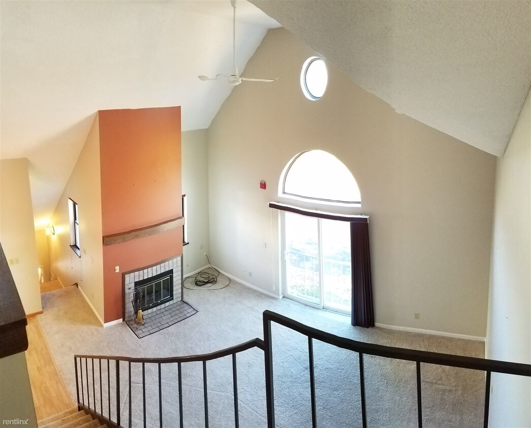 Primary Photo - 523 D'onofrio Dr
