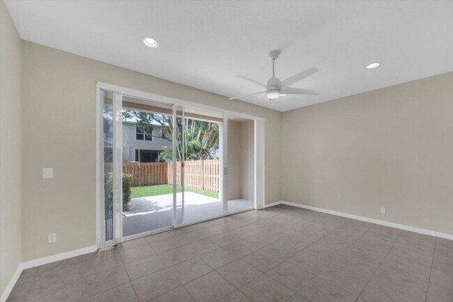Foto del edificio - 9742 Porta Leona Ln