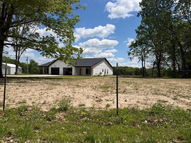 Building Photo - 238 Briar Ridge Dr