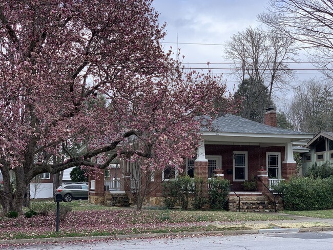 Photo - 218 W Main St House