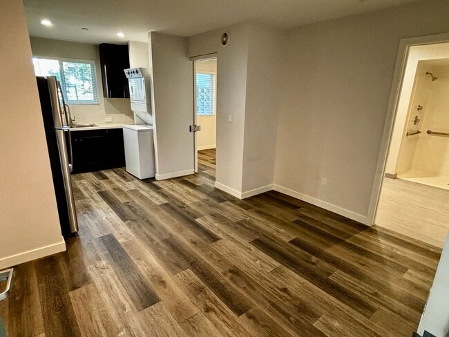 Building Photo - Remodeled 1 bed 1 bath