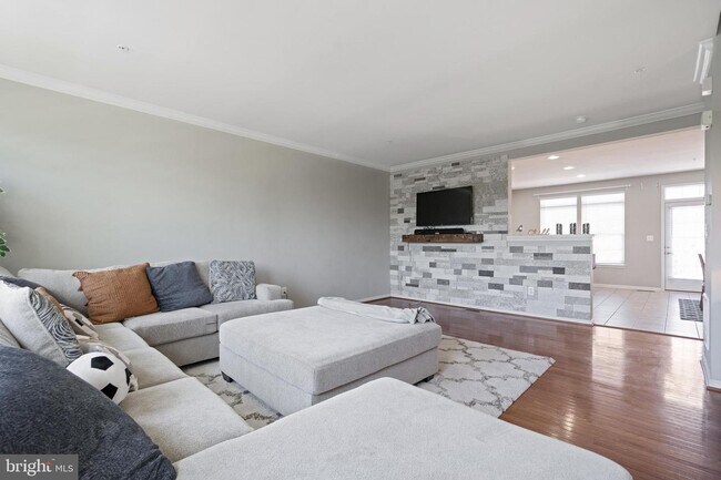 Foto del edificio - 715 Addison Rd S