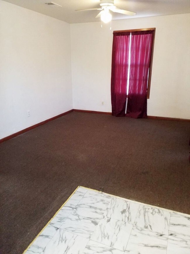 Building Photo - MOVE IN PENDING 1785 Harriot St.