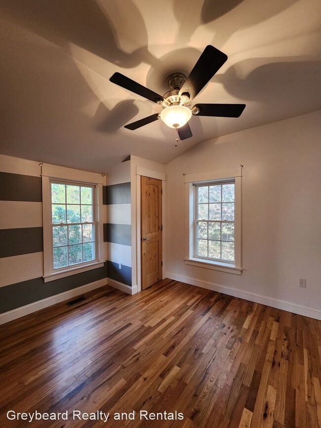 Building Photo - 2 br, 1 bath House - 379 Rainbow Terrace