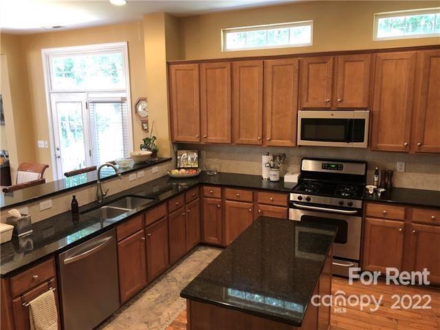 Foto del edificio - 14027 Grand Traverse Dr