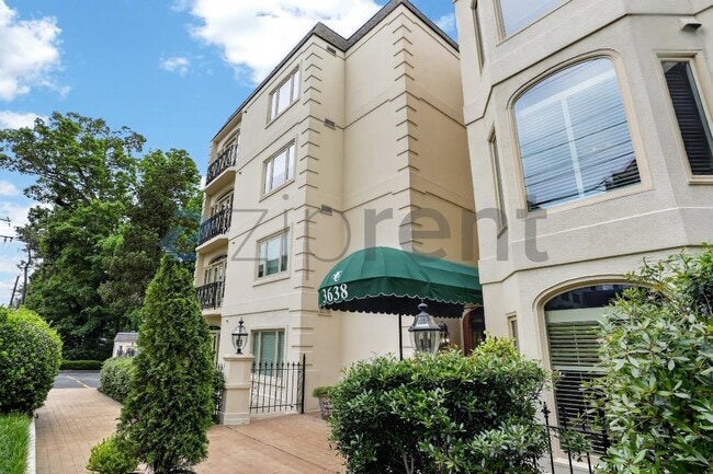 Building Photo - 3638 Peachtree Rd NE