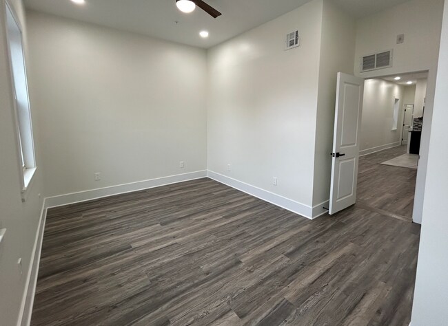Foto del edificio - Modern Living Just Steps from Temple Unive...