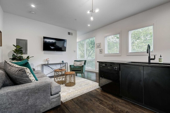 Building Photo - 940 Piedmont Ave NE