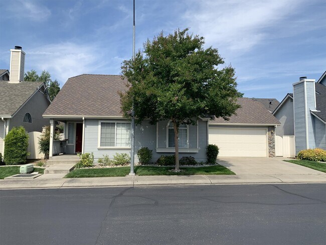 Building Photo - 1921 Hearthstone Ln