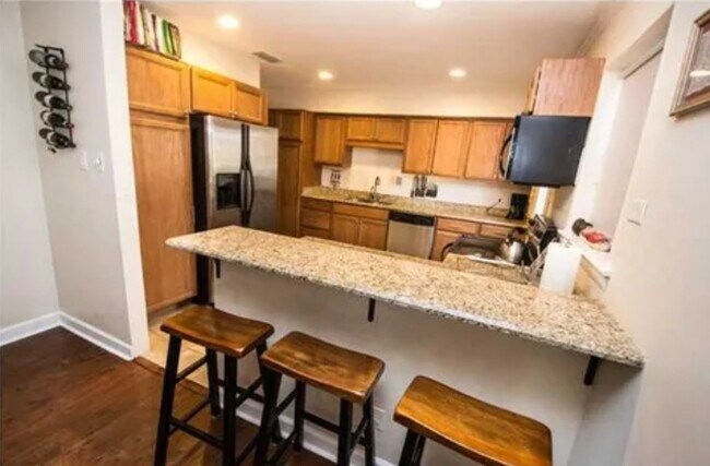 Foto del edificio - 4204 Maplewood Ct