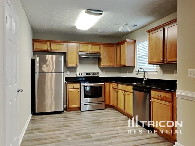 Building Photo - 637 Tipperary Road Hampton GA