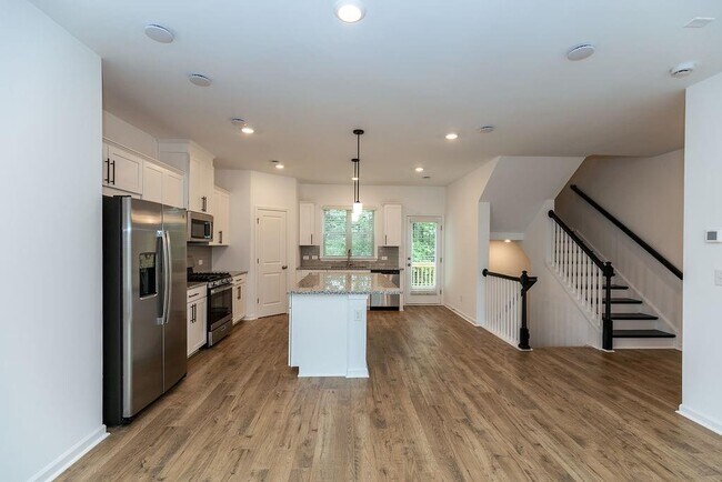 Building Photo - 1535 Brantin Dr