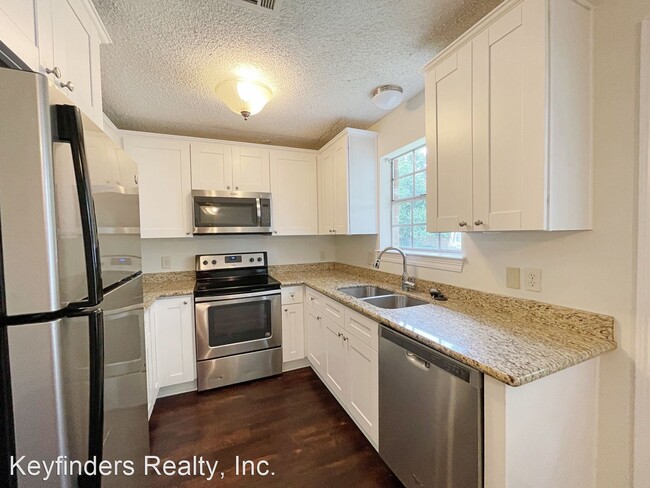 Building Photo - 3 br, 2 bath House - 15146 Cocodrie Ave