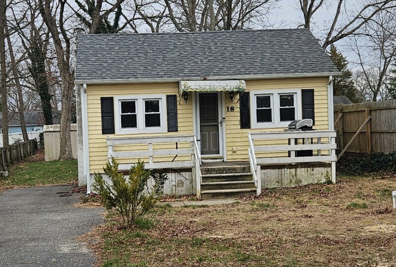 Primary Photo - 18 E 2nd St