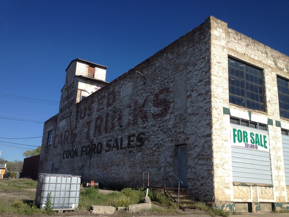 Historic building - 844 N Gould St