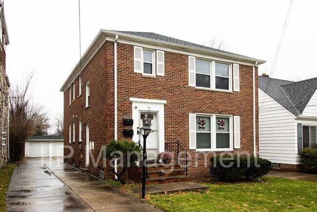 Foto del edificio - Super Nice 2BR 1BA Upper Unit in South Euc...