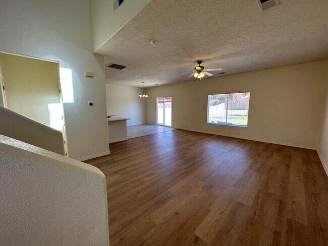 Building Photo - 7608 Calle Comodo NE