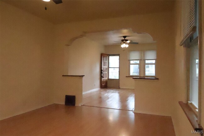 Building Photo - 6418 Hoffman Ave