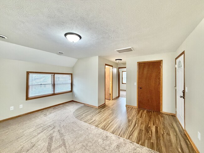 Foto del edificio - 167 S Jackson St