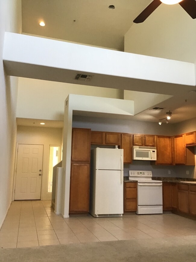 Foto del edificio - COMING SOON! Spacious 4 Bed 2 Bath Home in Phoenix