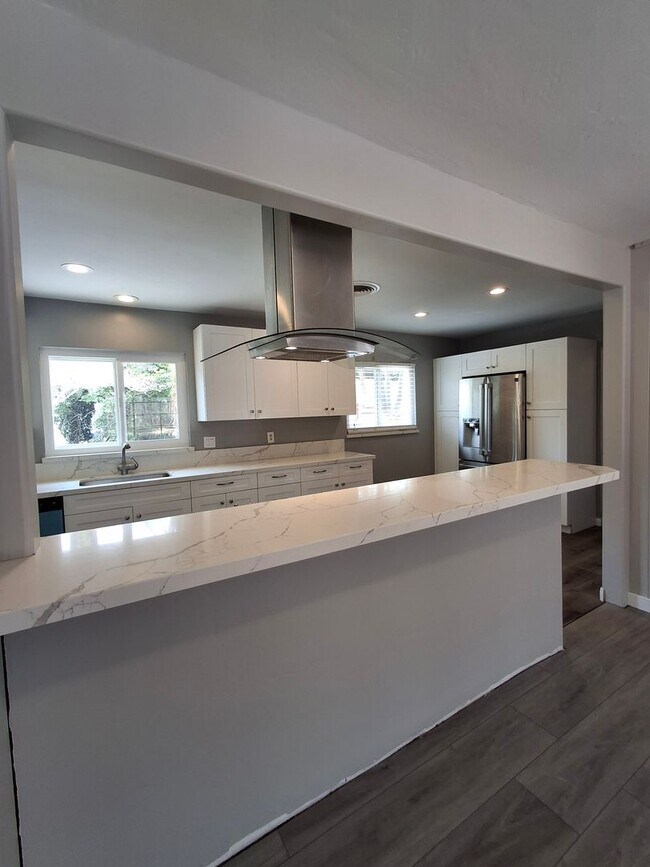 Foto del edificio - Great Home on a Large Lot! MUST SEE!!!