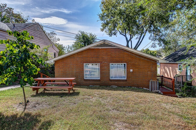 Building Photo - 1017 Wade Ave