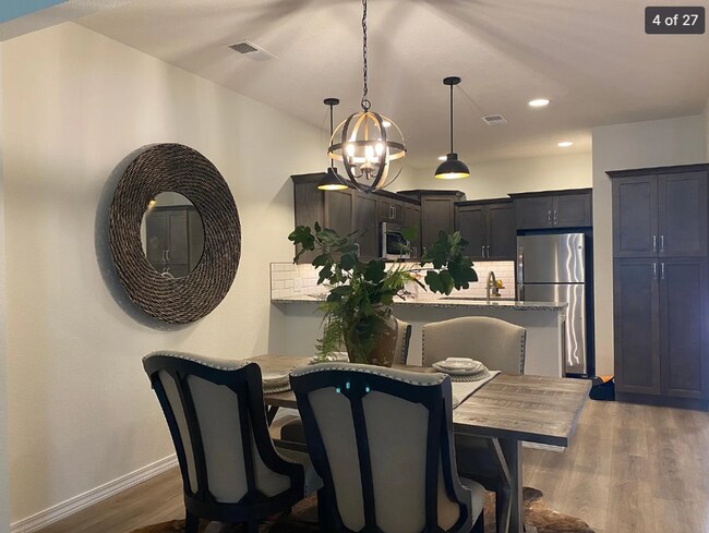 Foto del edificio - NEW LUXURY 2 BED 2 BATH 1 CAR GARAGE DUPLEX