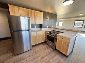 Building Photo - 16 N Broadway St