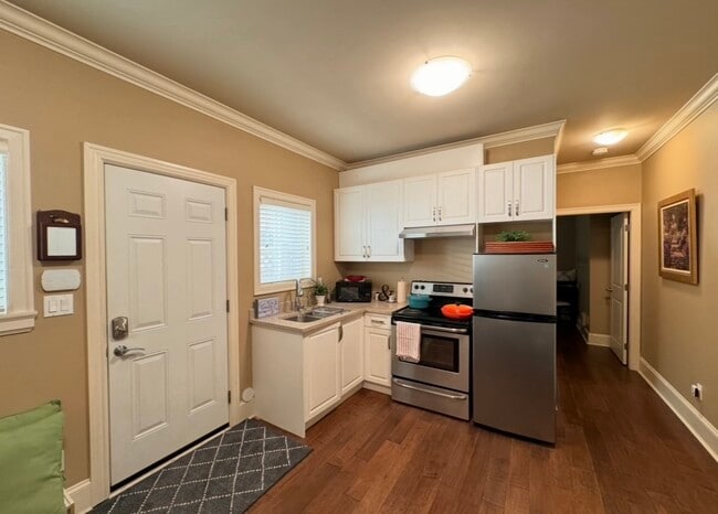 Building Photo - 8480 Francis Rd