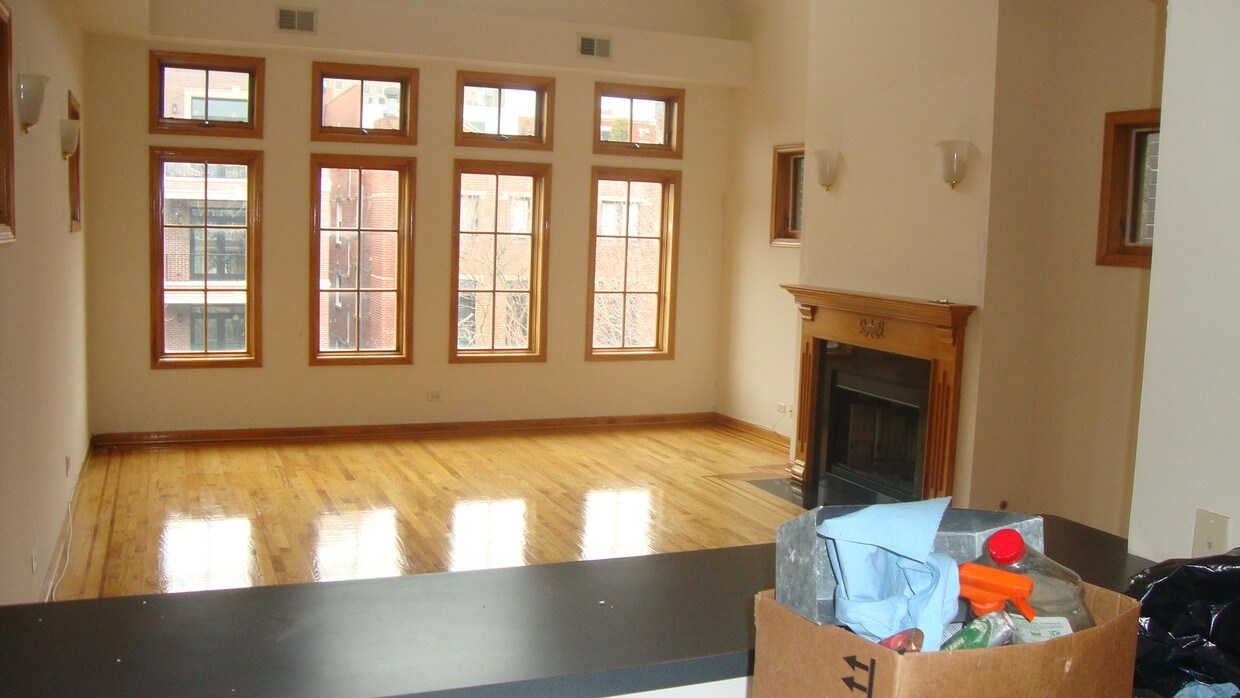 Foto principal - 844 W Buckingham Pl