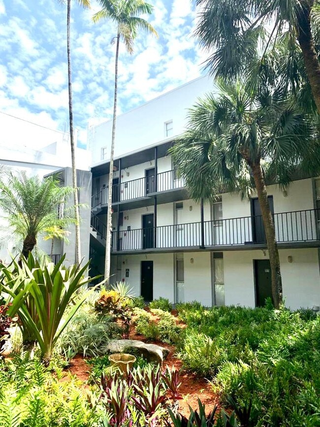 Building Photo - The Palms At Forest Hills - 2930 Forest Hi...