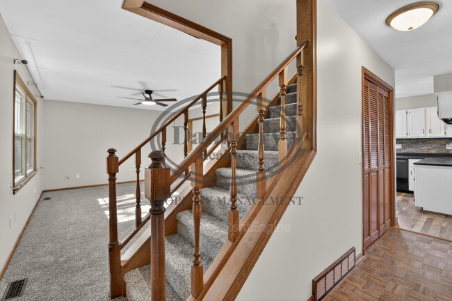 Building Photo - 3018 Gleneagle Dr