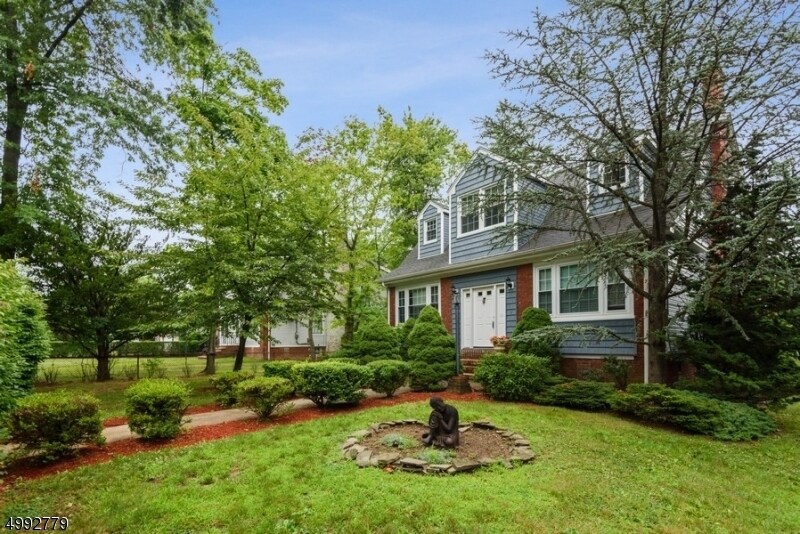 Primary Photo - 22 Ridgeway Ave