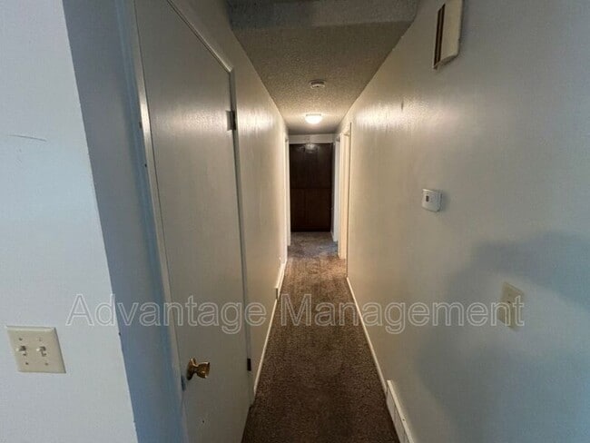 Foto del edificio - 817 N 470 E