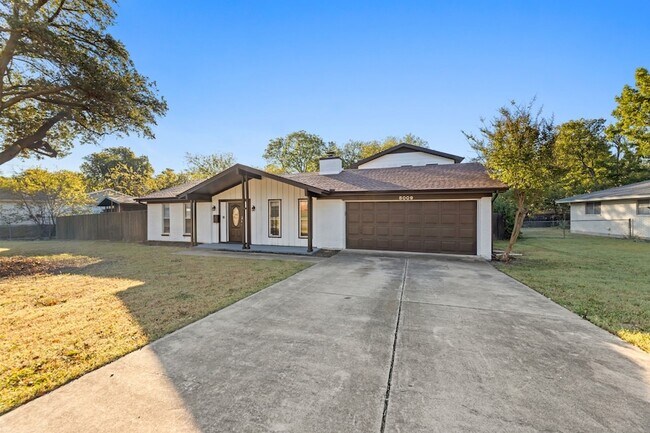 Foto del edificio - 8009 Northbrook Dr