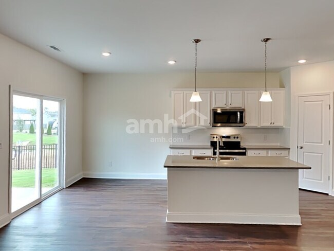 Building Photo - 5208 Valor Dr