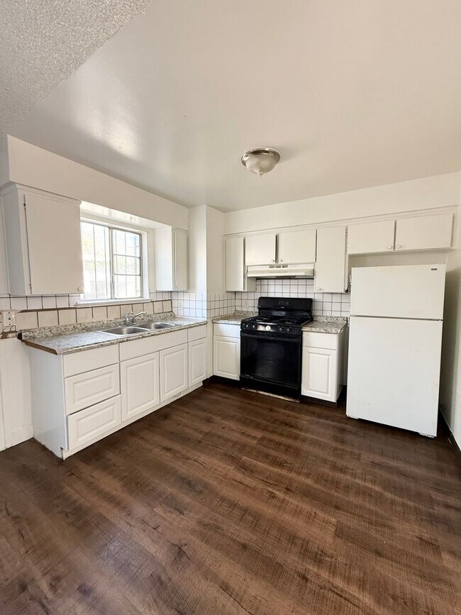 Foto del edificio - 3308 E Olive Ave