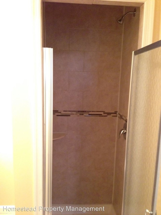 Building Photo - 440 Vernon St