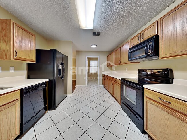 Foto del edificio - 1404 Sunflower Ct