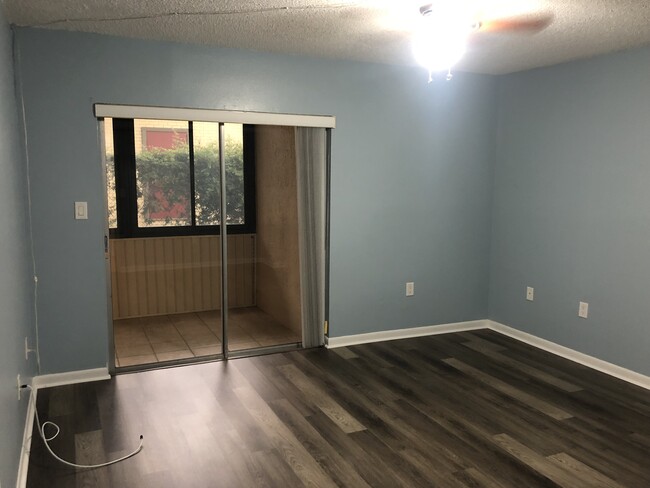 Foto del edificio - 1130 N Lake Parker Ave
