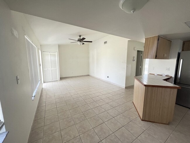 Building Photo - 5028 Chiquita Blvd S