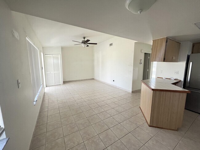 Foto del edificio - 5028 Chiquita Blvd S