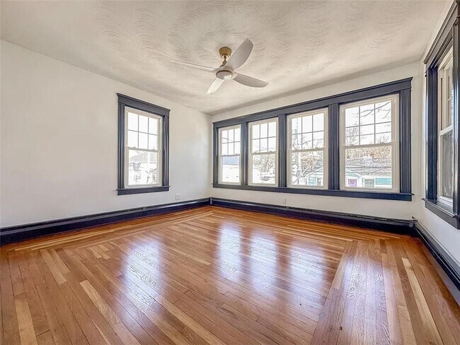 Foto del edificio - 48 Waltham St